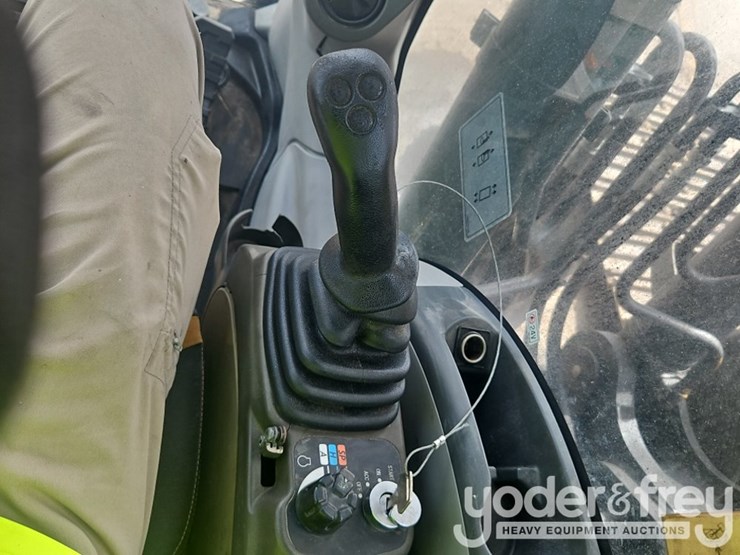 2018-case-cx250d-image-39
