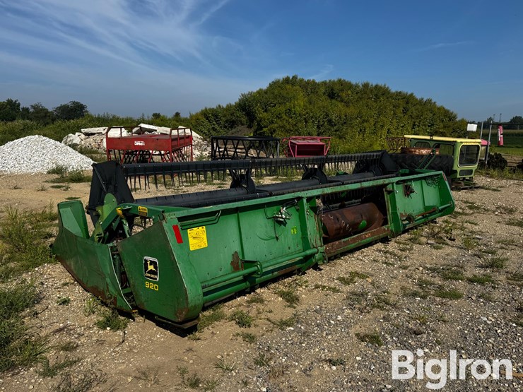 1990-john-deere-920-image-7