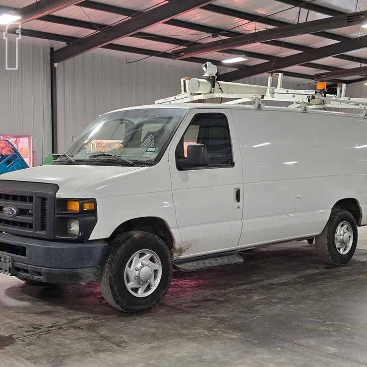 2013 FORD ECONOLINE 350