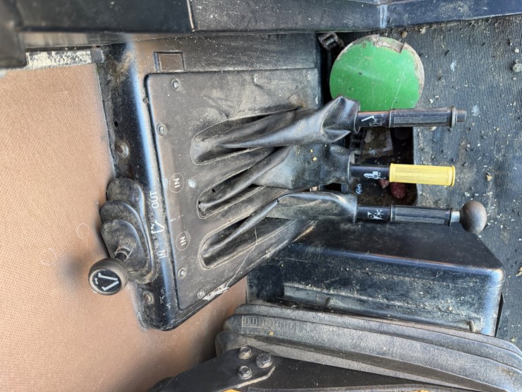 john-deere-4425-image-21