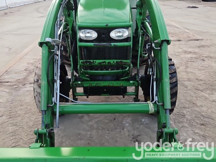 2012-john-deere-4520-image-12