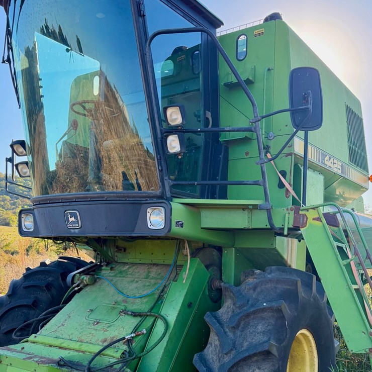 JOHN DEERE 4425