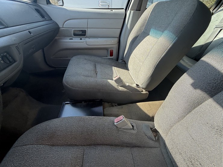 #46835-•-2005-ford-crown-victoria-sedan-2fafp71wx5x153100-inv#46835-image-43