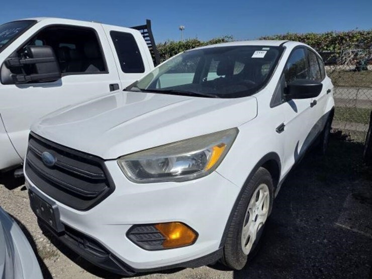 2016-ford-escape-image-1