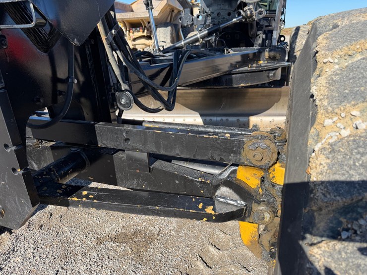 2008-caterpillar-12m-image-17
