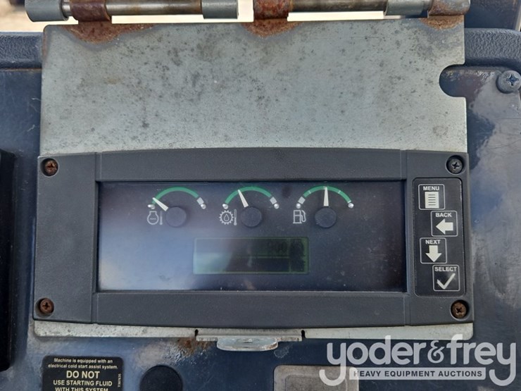 2020-deere-310sl-image-35