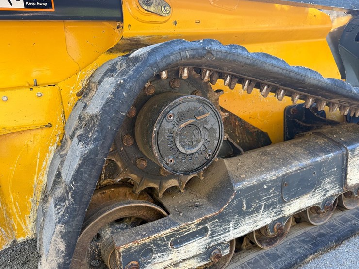 2021-deere-325g-image-16