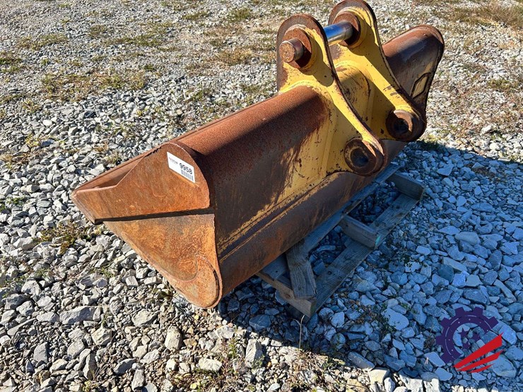 caterpillar-60-image-5