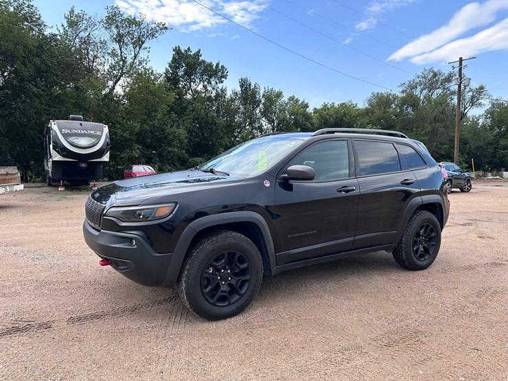 2019-jeep-cherokee-image-3