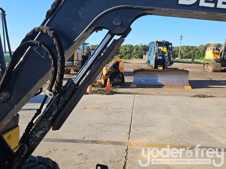 2021-deere-30g-image-16