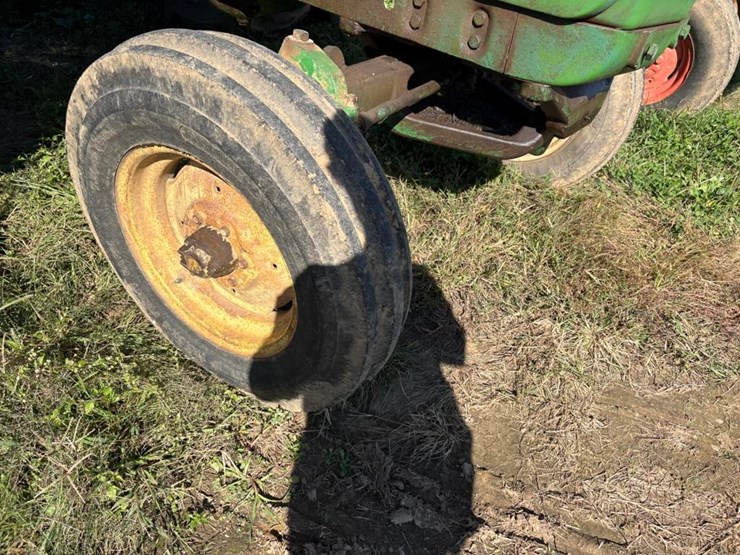 john-deere-3010-image-5
