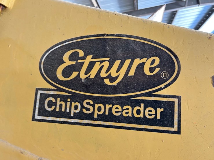 etnyre-chipspreader-image-35