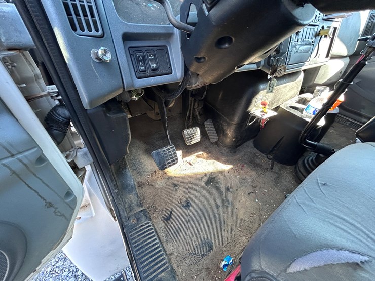 2002-international-durastar-4400-image-35