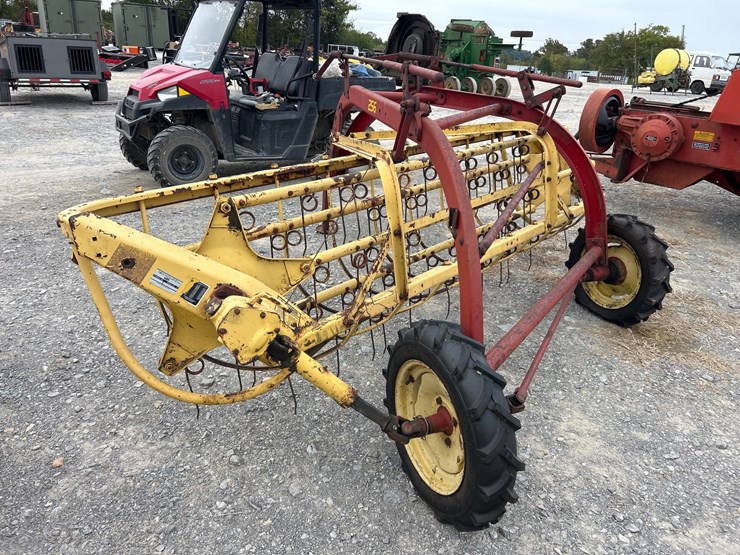 new-holland-256-image-3