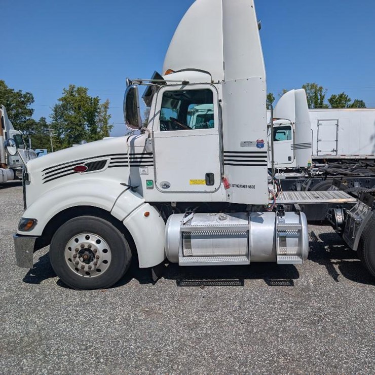 2011 PETERBILT 386