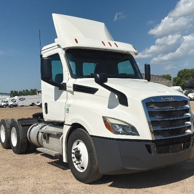 2019 FREIGHTLINER CASCADIA 126