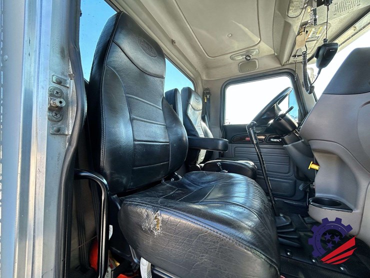 2018-peterbilt-389-image-101
