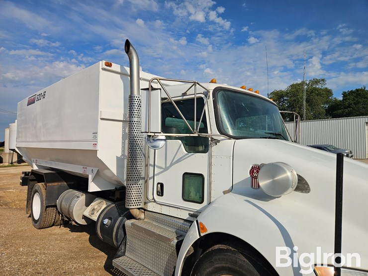2013-kenworth-t370-image-16