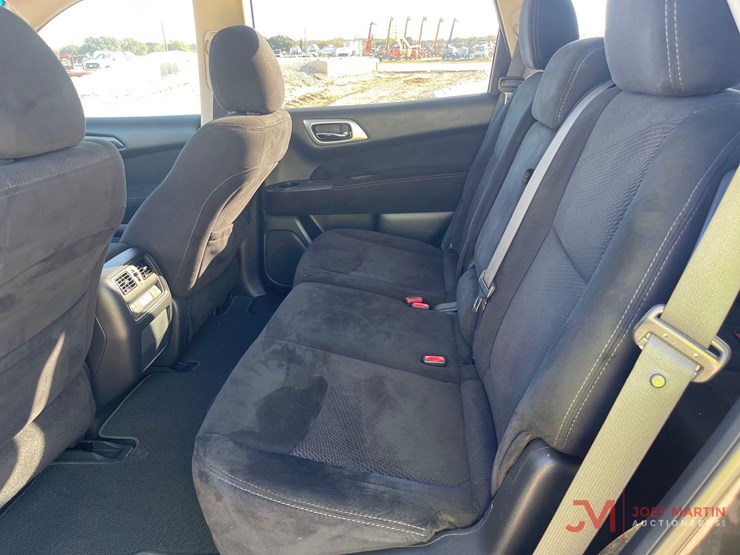 2015-nissan-pathfinder-image-25
