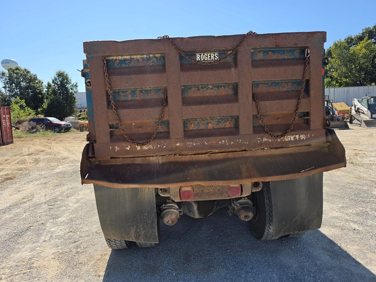1996-ford-lt8000-image-11