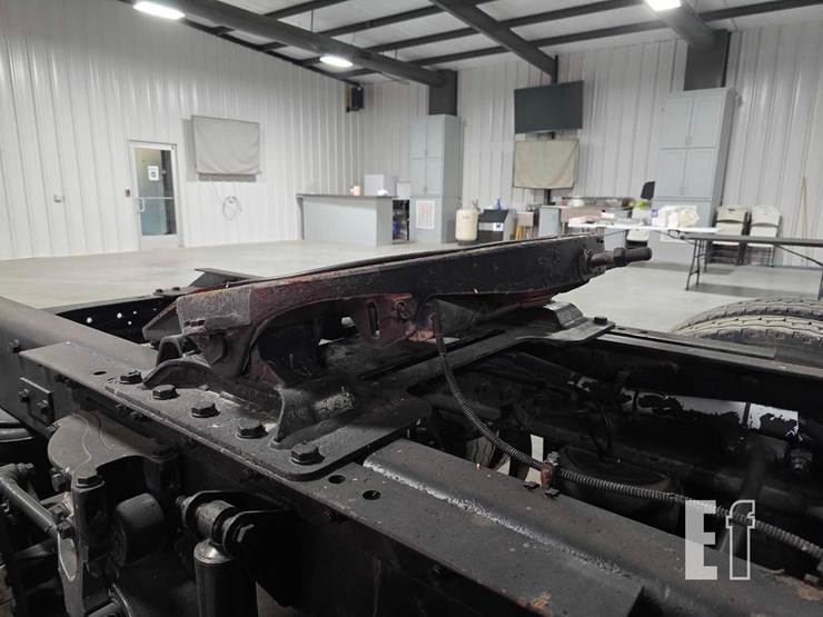 2016-kenworth-t680-image-28