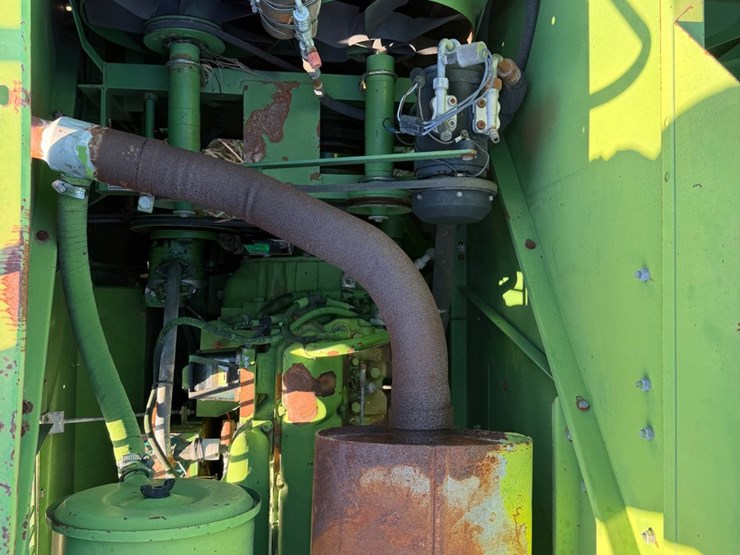 john-deere-4425-image-26