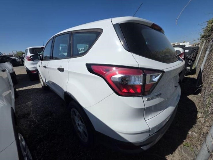 2016-ford-escape-image-3