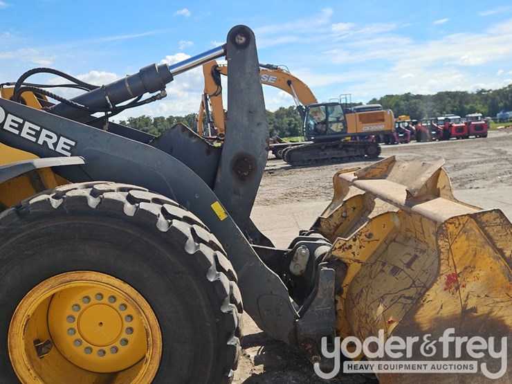 2019-deere-524l-image-12