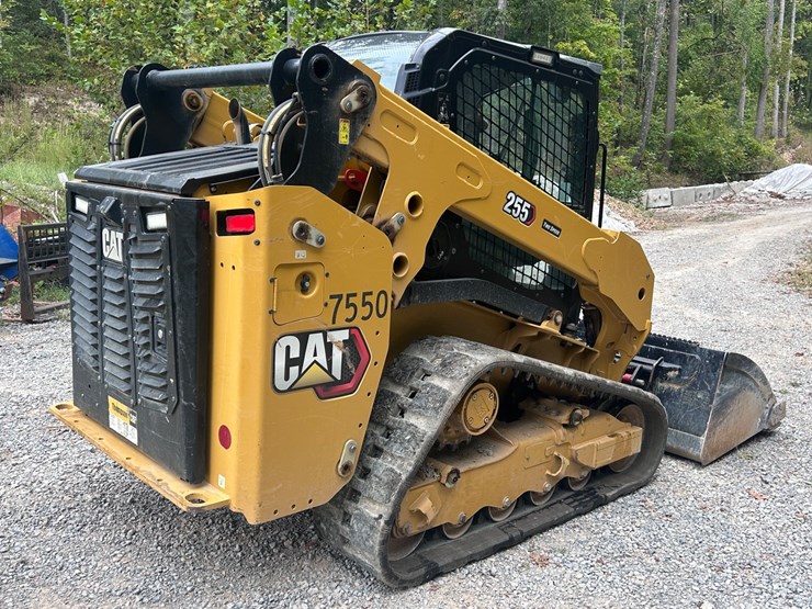2025-caterpillar-255-image-8