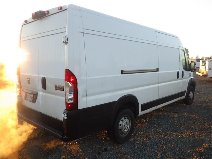 2021-dodge-3500-image-5