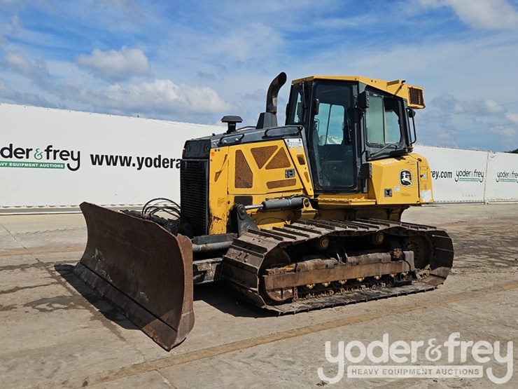 2016-deere-700k-lgp-image-1