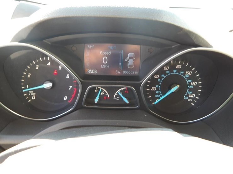 2015-ford-escape-se-image-18