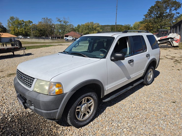 2003-ford-explorer-image-2