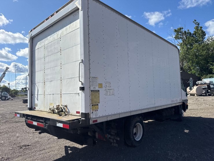 2004-mitsubishi-fuso-fe649-image-4