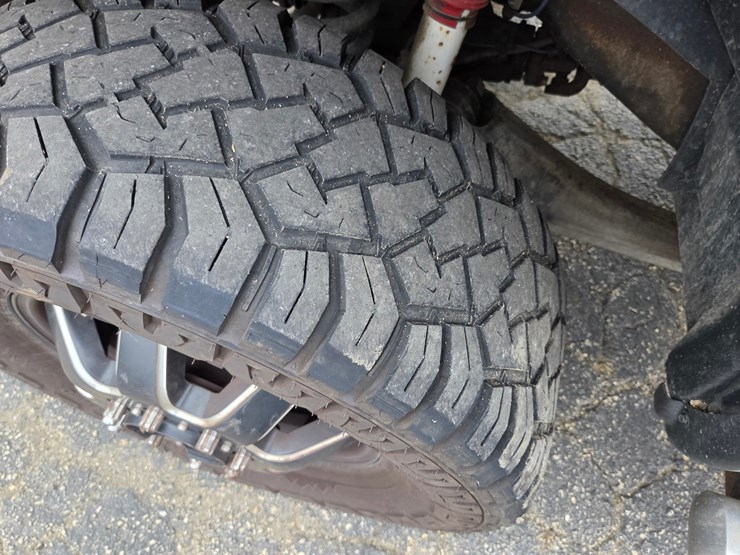 2015-dodge-3500-image-31
