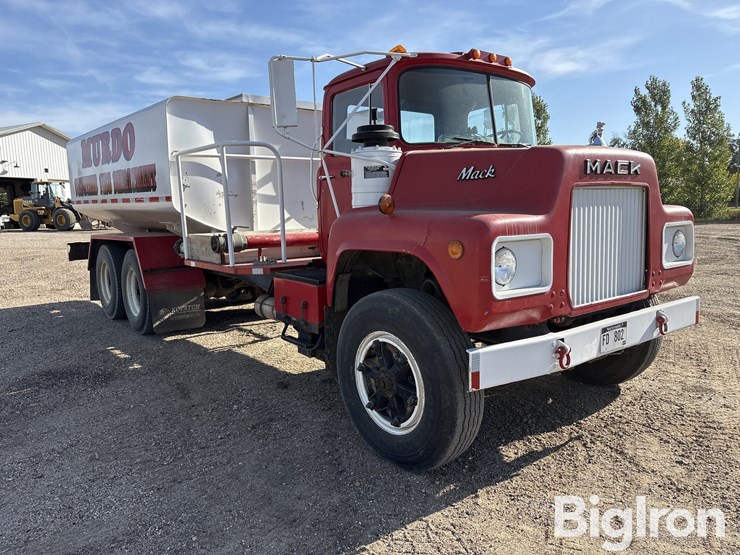 1983-mack-dm492s-image-3