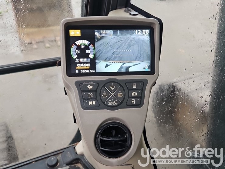 2016-case-cx300d-image-50