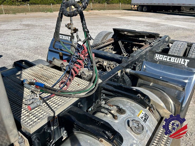 2018-peterbilt-389-image-68