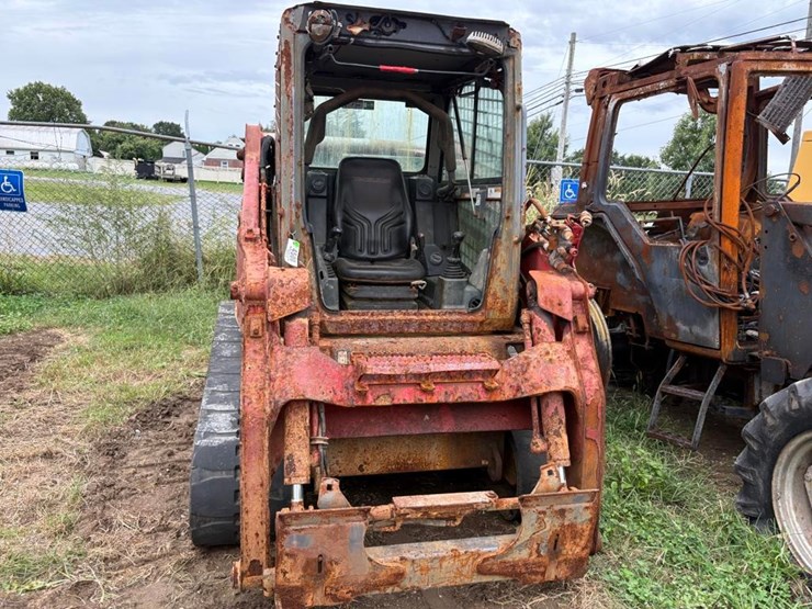 takeuchi-tl10v2-image-3
