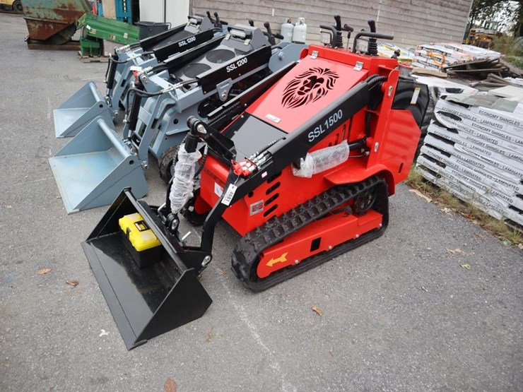 ssl-1500-mini-skidsteer-image-4