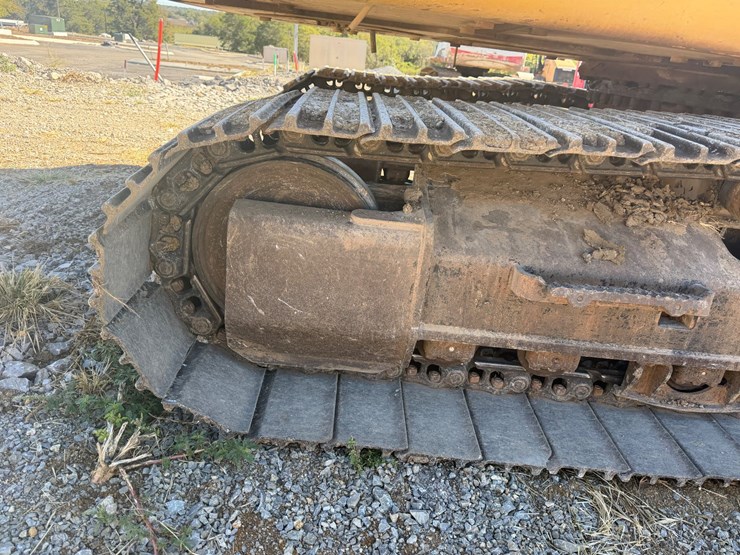 2016-caterpillar-323fl-image-18