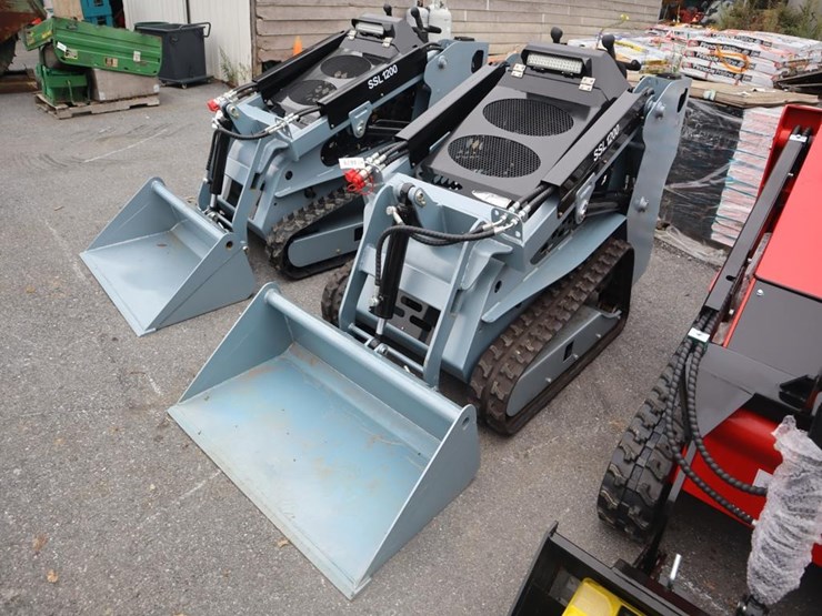 ssl-1200-mini-skidsteer-image-4