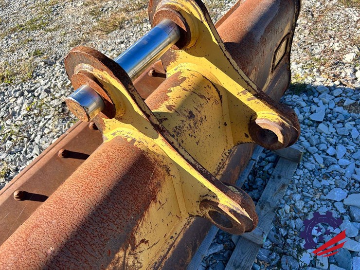 caterpillar-60-image-9