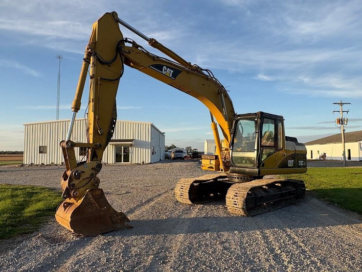 2004-caterpillar-318cl-image-2