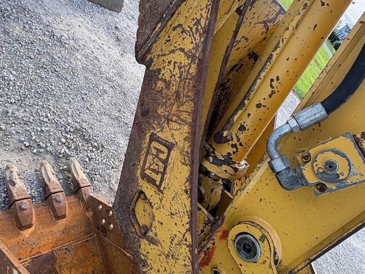 2004-caterpillar-311c-image-10