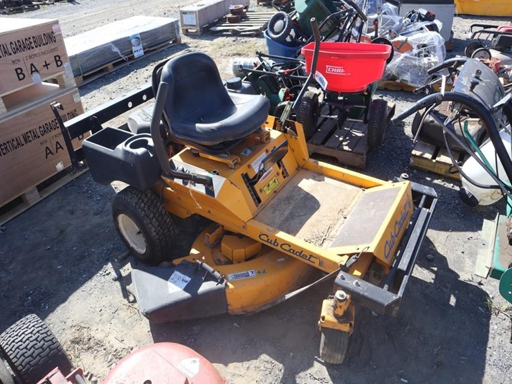 cub-cadet-zero-turn-mower-image-1