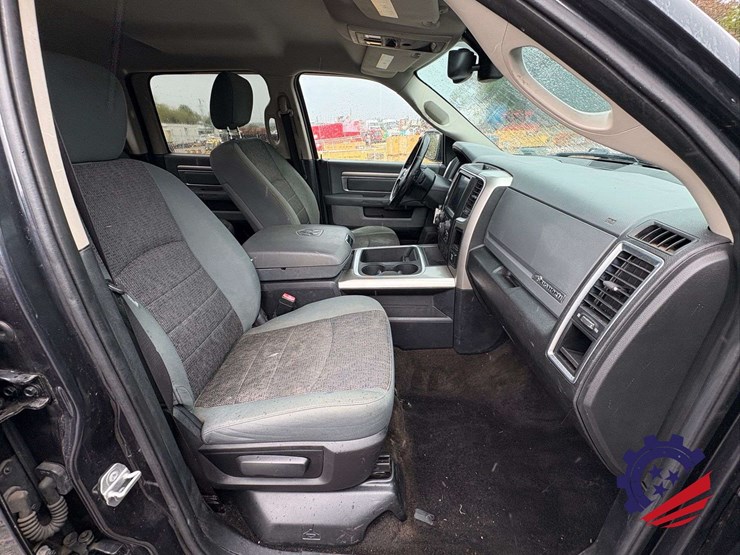 2016-dodge-1500-image-44