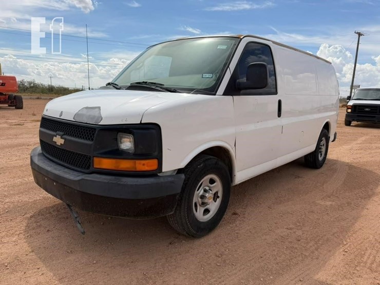 2005-chevrolet-express-1500-image-1