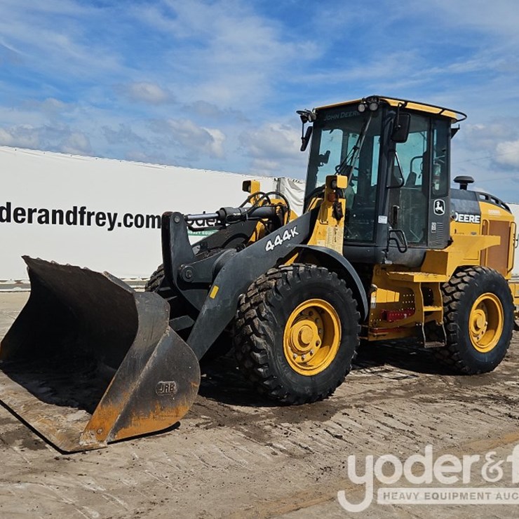 2019 DEERE 444K