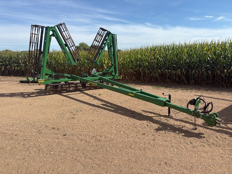 john-deere-200-image-2